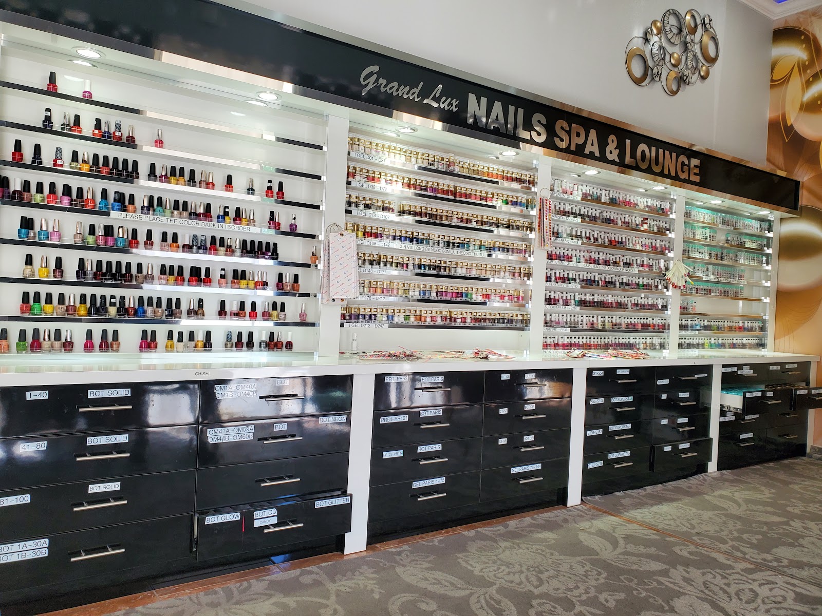 Grand Lux Nails Spa & Lounge nail photo 5